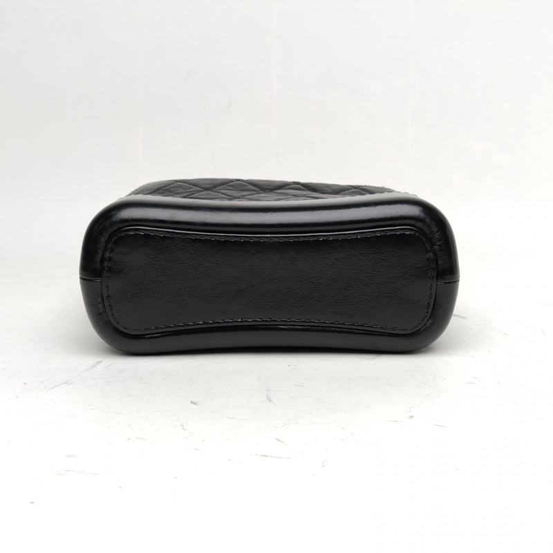 CHANEL GABRIELLE流浪小號20cm黑色牛皮30開金銀扣肩背包-3