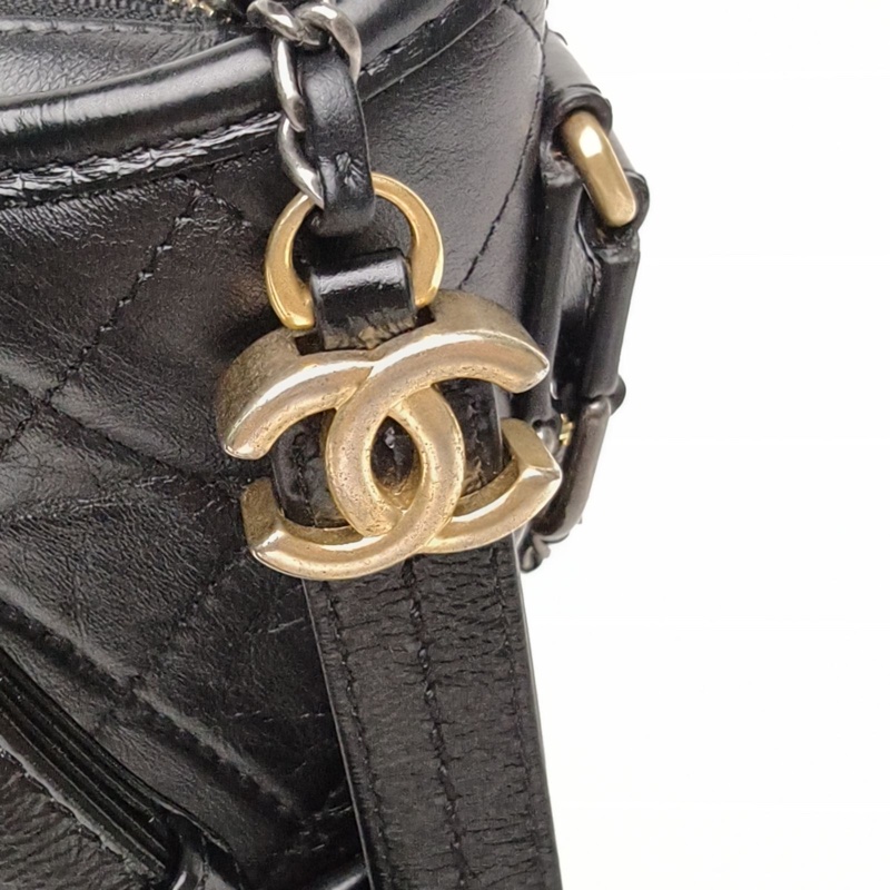 CHANEL GABRIELLE流浪小號20cm黑色牛皮30開金銀扣肩背包-4