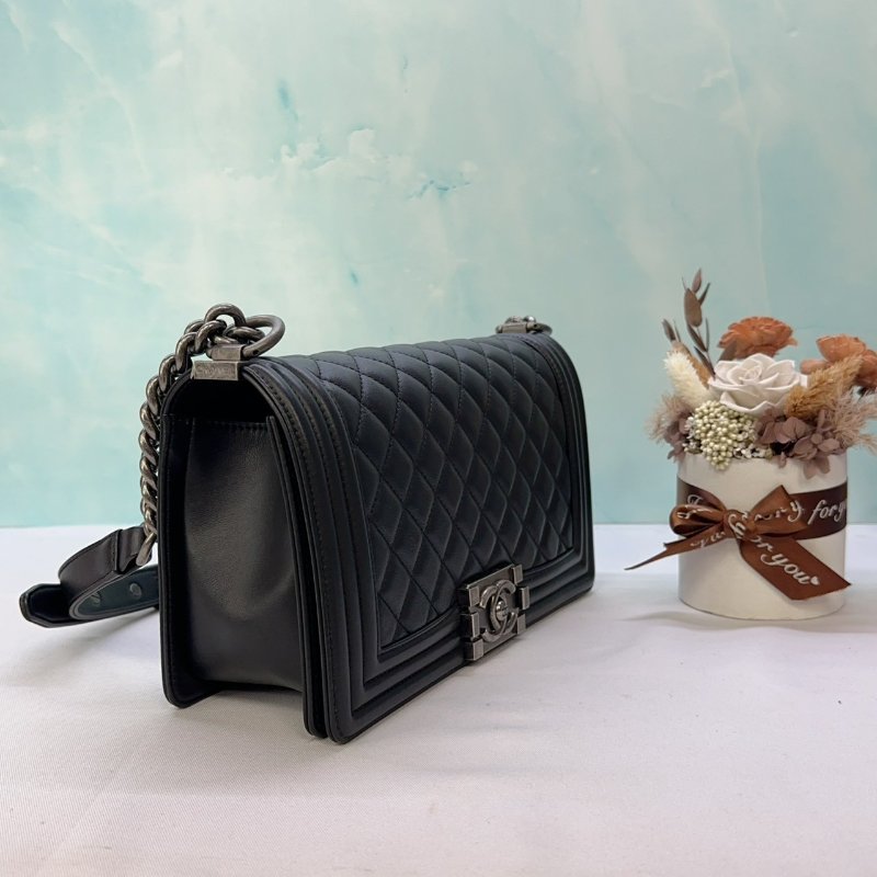 CHANEL BOY 25黑銀口蓋包-3