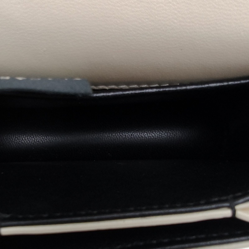 BVLGARI 白色牛皮蛇頭包mini肩背包-5