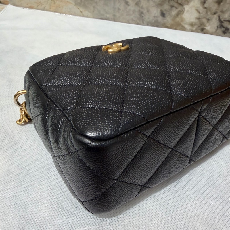 CHANEL黑荔枝金愛心調節釦HOBO鏈包-3