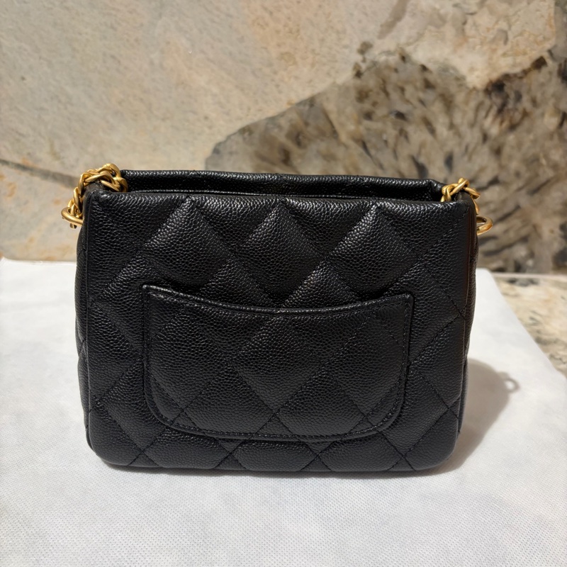 CHANEL黑荔枝金愛心調節釦HOBO鏈包-5