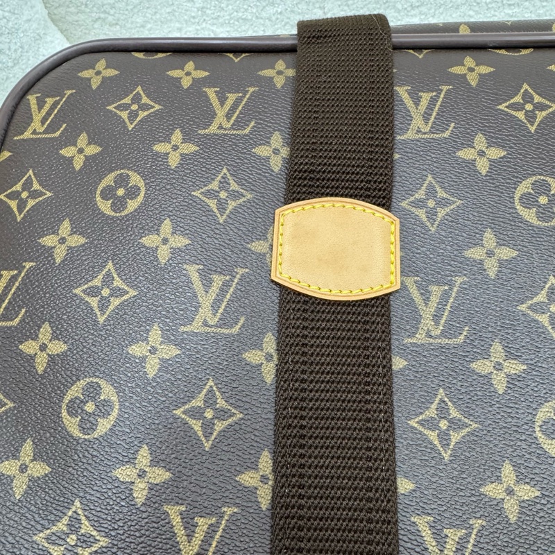Louis Vuitton 路易威登 經典Satellite 軟式行李箱 70中古-13