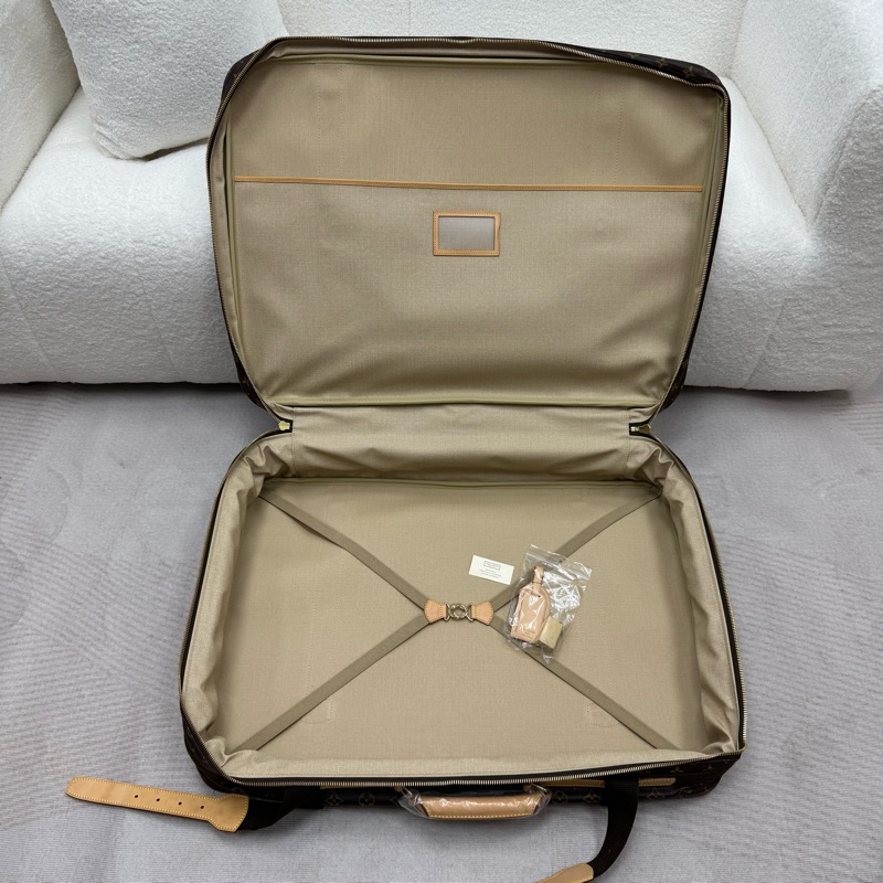 Louis Vuitton 路易威登 經典Satellite 軟式行李箱 70中古-16