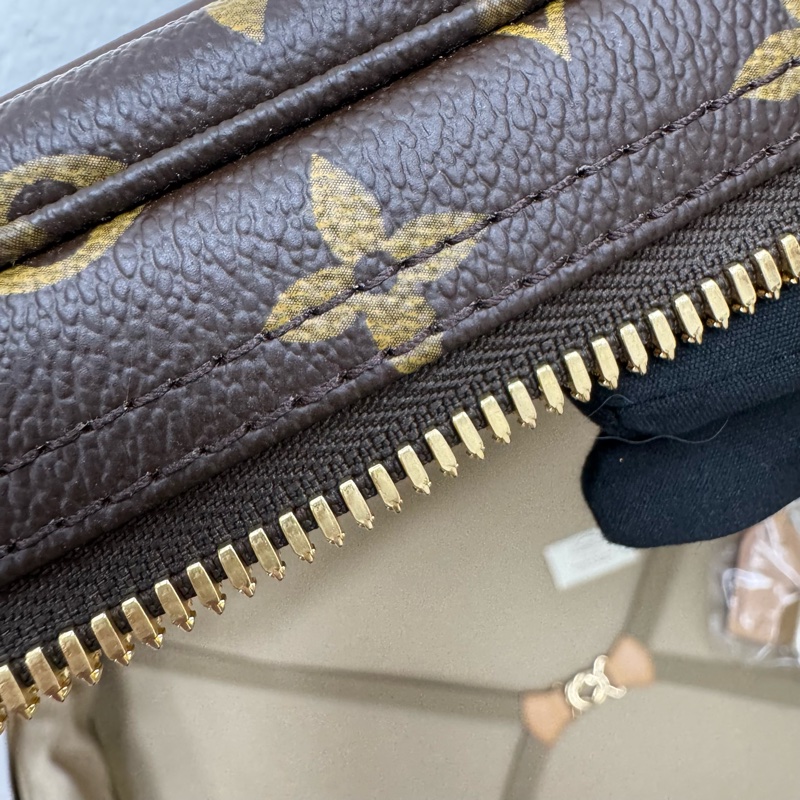 Louis Vuitton 路易威登 經典Satellite 軟式行李箱 70中古-24