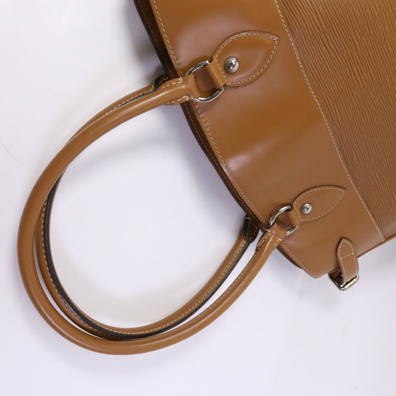 LOUIS VUITTON Epi Passy GM銀扣手挽袋-8