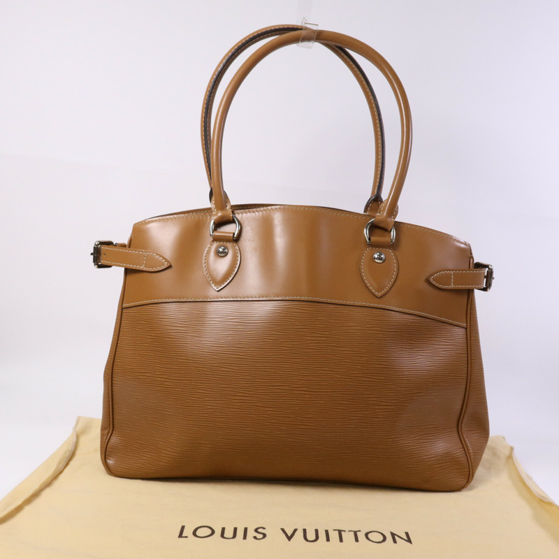 LOUIS VUITTON Epi Passy GM銀扣手挽袋-9