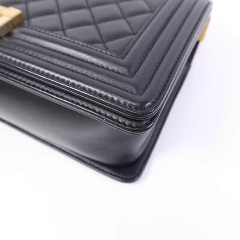 CHANEL 羊皮皮革Boy 25金扣鏈帶肩背袋-10