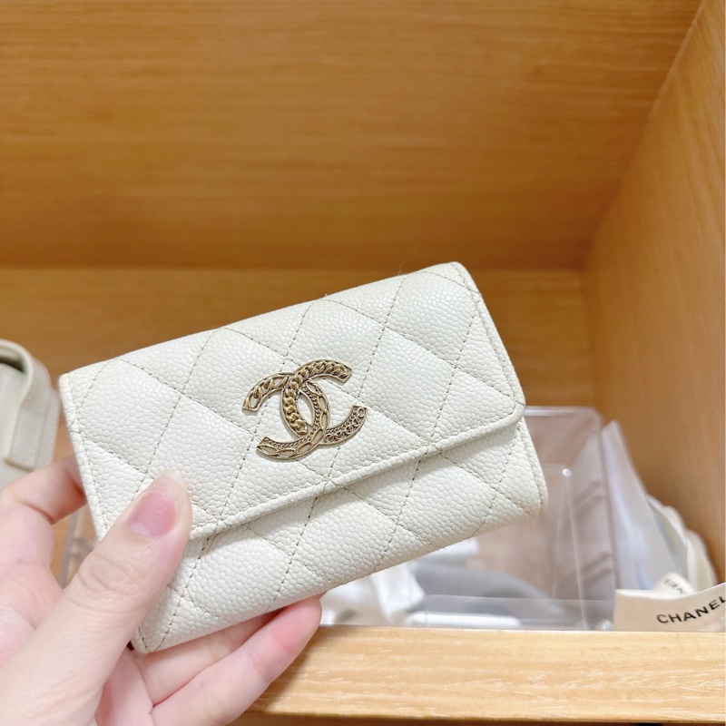 Chanel 限定浮雕logo錢包卡包白色荔枝皮-8