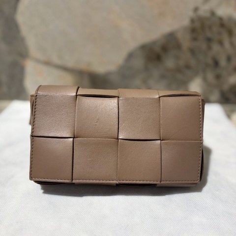 Bottega Veneta灰褐色4*2大格編織腰包