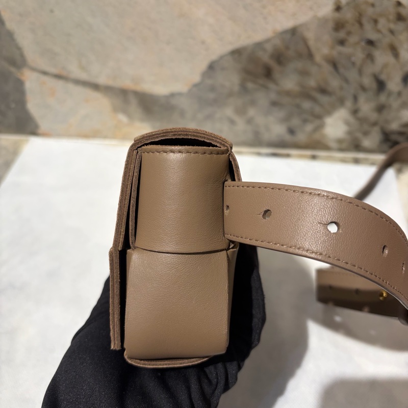 Bottega Veneta灰褐色4*2大格編織腰包-2