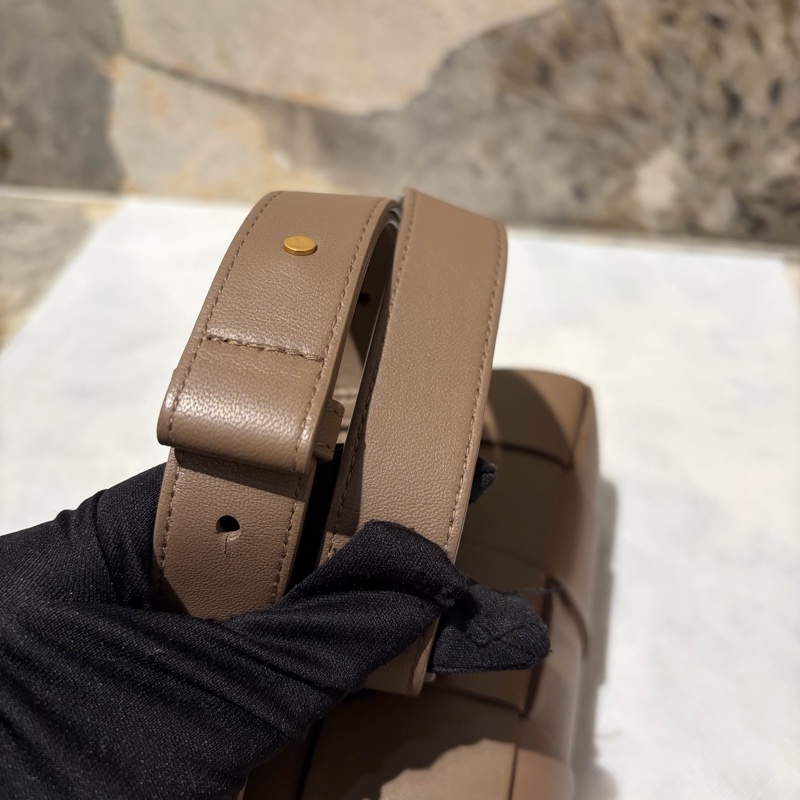 Bottega Veneta灰褐色4*2大格編織腰包-7