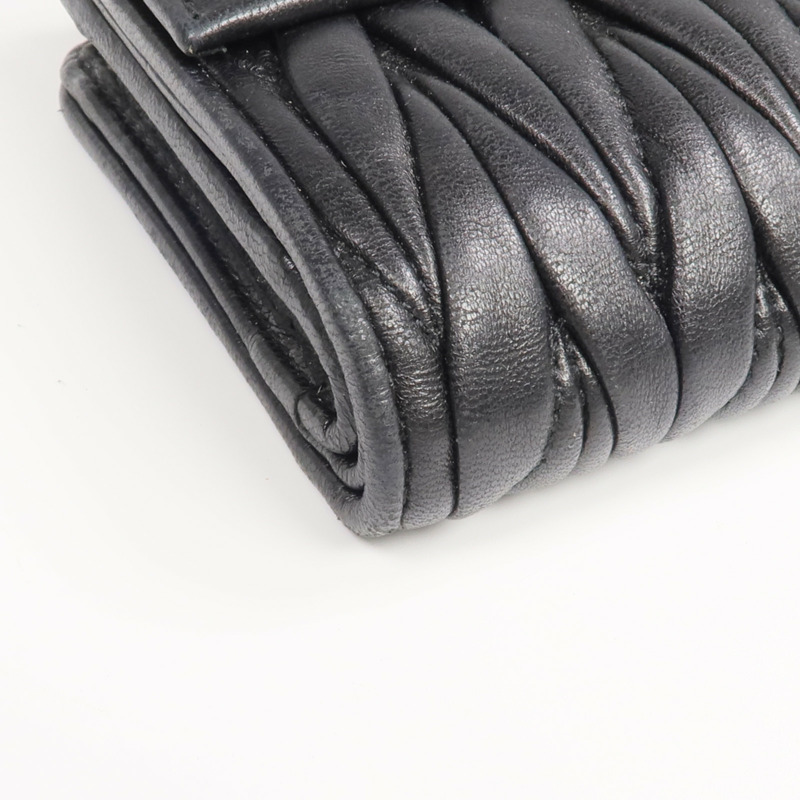 Miu Miu 羊皮皮革Fold Wallet金扣錢包-8