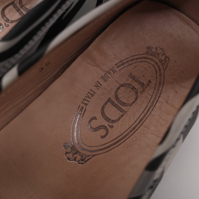 Tod's 托德斯 Gommino 黑白斑馬紋豆豆鞋 EU35-9