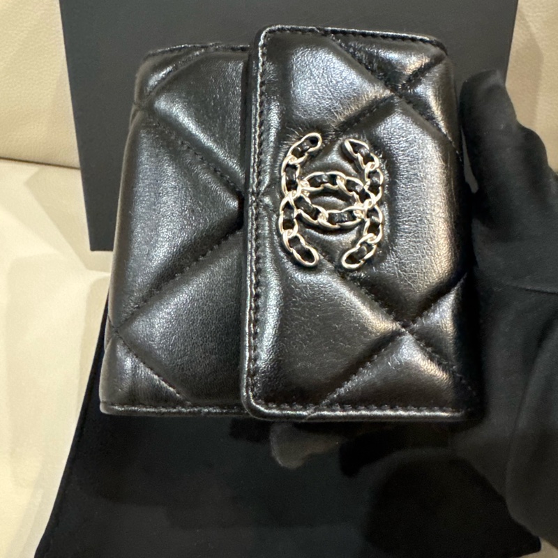 Chanel 香奈兒 19 短夾/黑銀款/98新美品-6