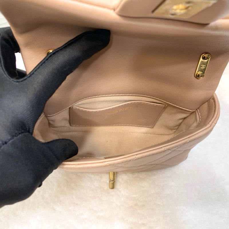 Chanel 香奈兒奶茶色小羊皮翻蓋肩背包金釦雙C 粗鍊條 經典菱格AS3213-12