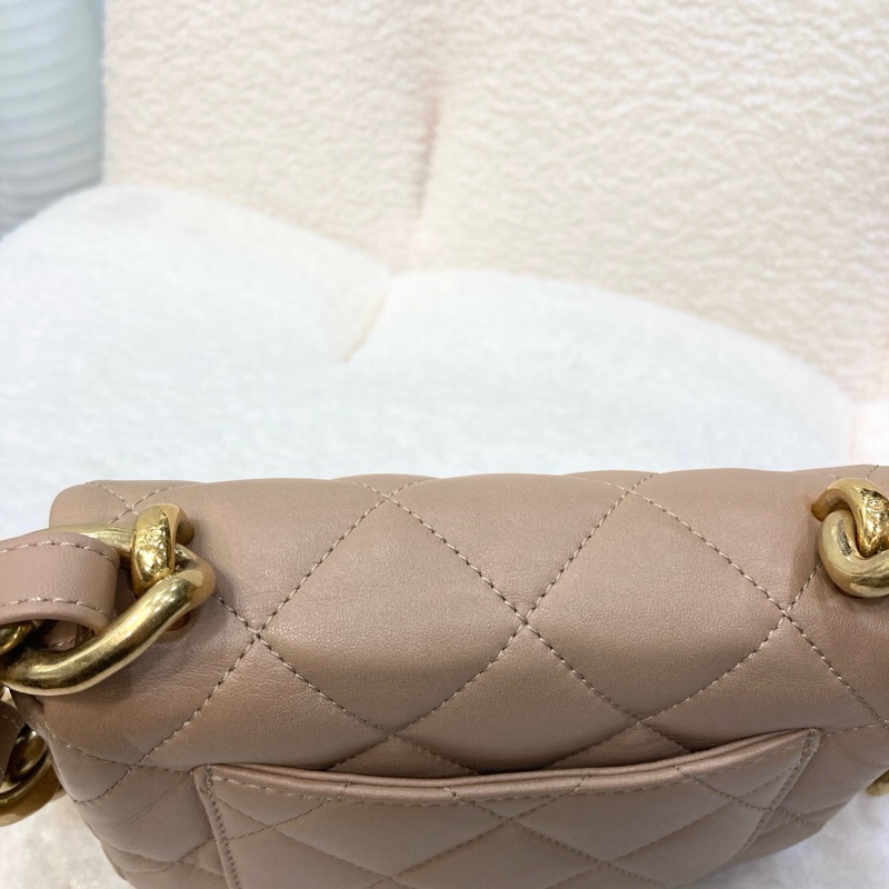 Chanel 香奈兒奶茶色小羊皮翻蓋肩背包金釦雙C 粗鍊條 經典菱格AS3213-13