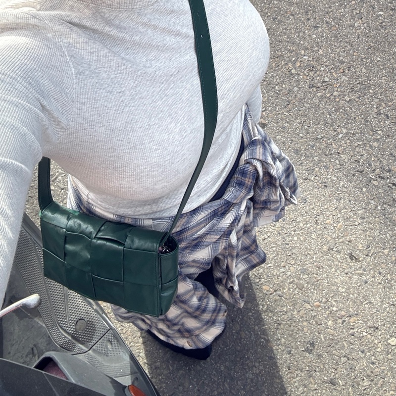 專櫃購入 BV Bottega VENETA 腰包 斜背包 belt cassette-7