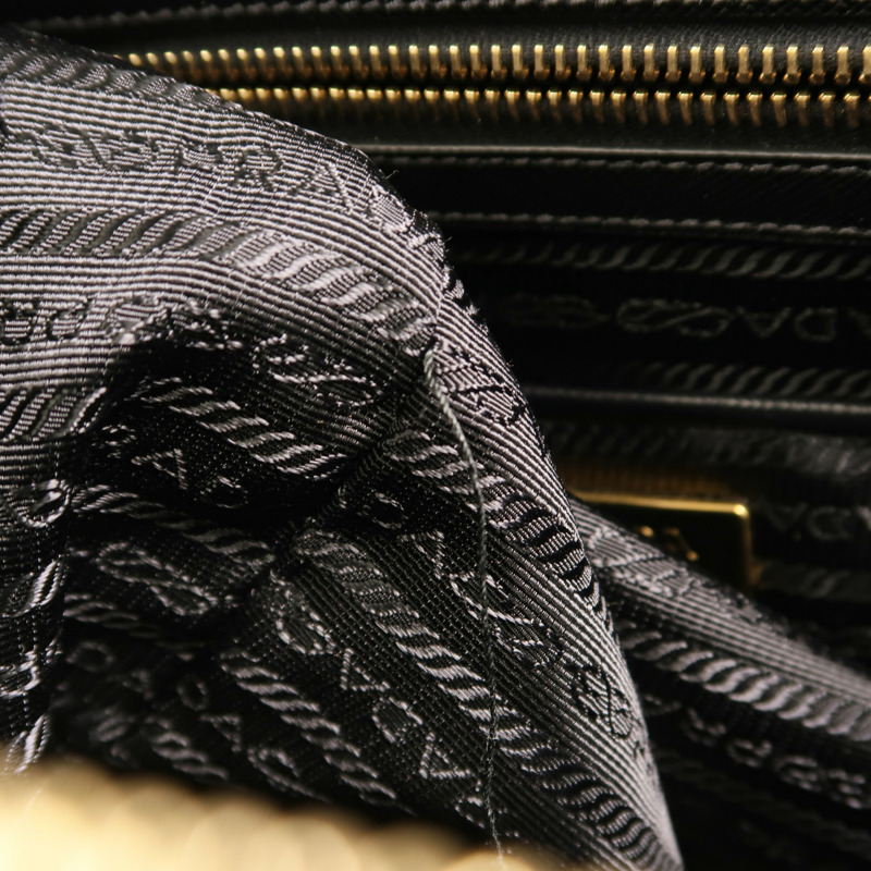 PRADA 牛皮皮革Saffiano Lux Tote Bag金扣手挽袋-16