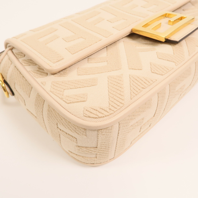 FENDI 牛皮皮革Baguette金扣手挽肩背兩用袋-10