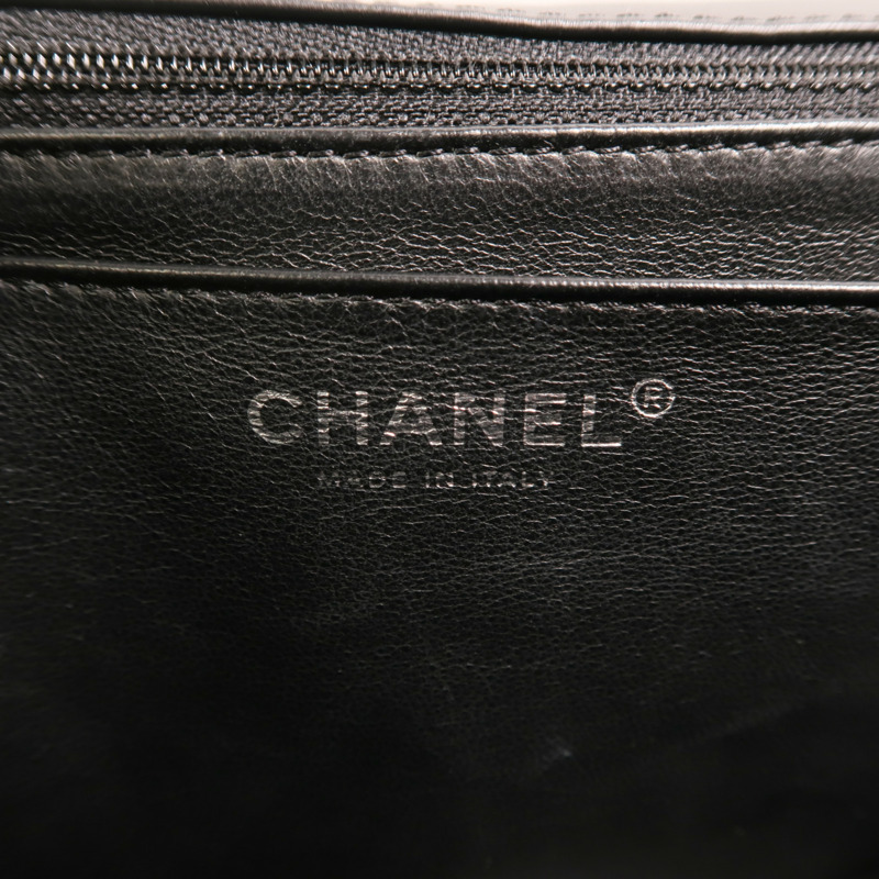 CHANEL 漆皮皮革Maxi Classic銀扣鏈帶肩背袋-5