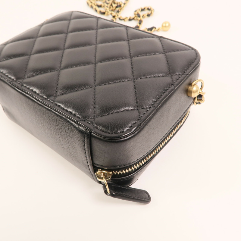 CHANEL 羊皮皮革Camera Bag With Pearl Crush金扣鏈帶肩背袋-12
