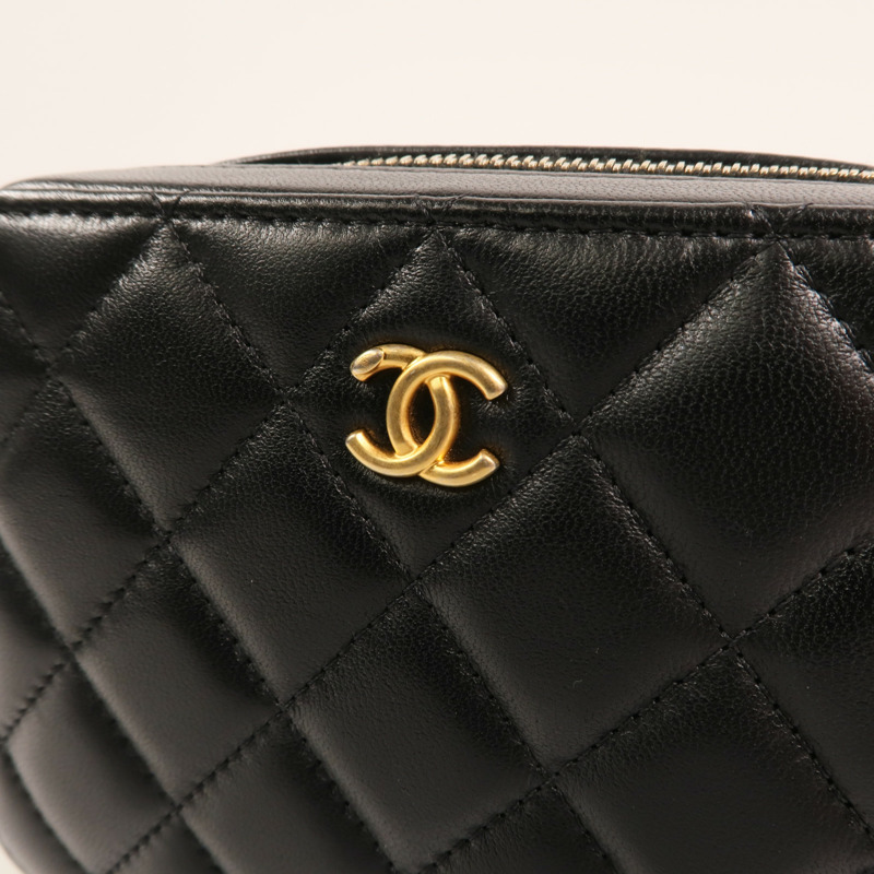 CHANEL 羊皮皮革Camera Bag With Pearl Crush金扣鏈帶肩背袋-16