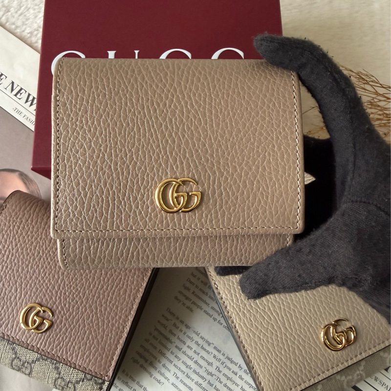 GG Marmont 皮革中型二折短夾(米灰/淺粉)-1