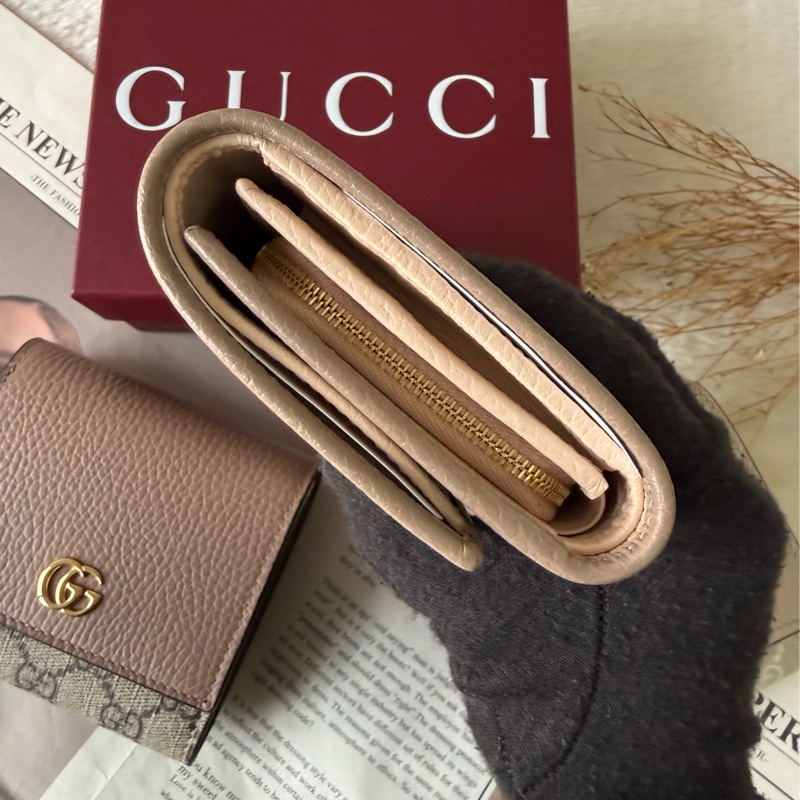 GG Marmont 皮革中型二折短夾(米灰/淺粉)-4