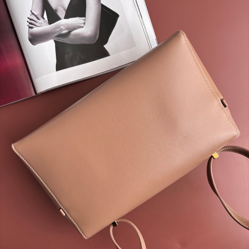 ::LORO PIANA:: EXTRA BAG L27 諾悠翩雅 卡其色風衣色光滑小牛皮 斜背包 肩背包-3