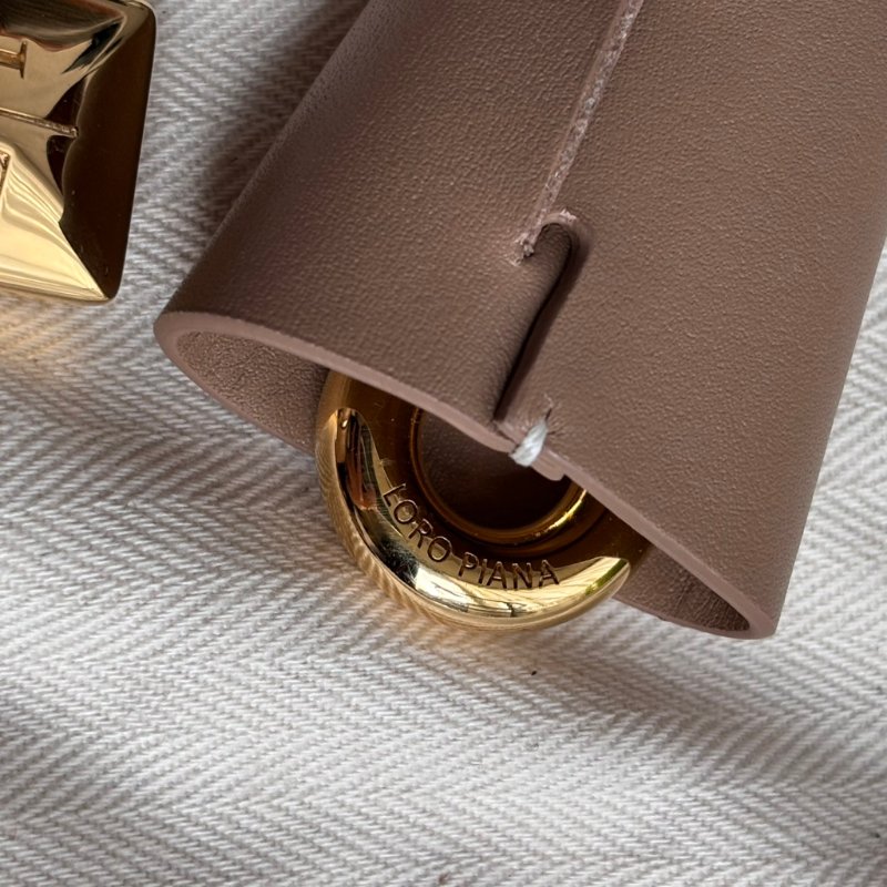 ::LORO PIANA:: EXTRA BAG L27 諾悠翩雅 卡其色風衣色光滑小牛皮 斜背包 肩背包-28