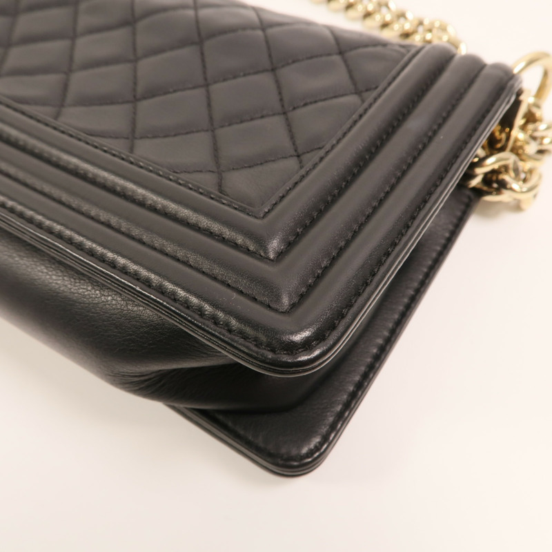 CHANEL 羊皮皮革Boy 20金扣鏈帶肩背袋-12