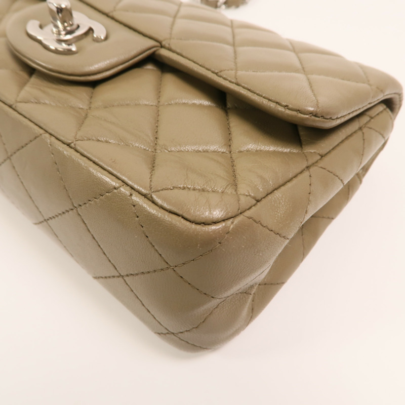 CHANEL 羊皮皮革Mini Classic 20銀扣鏈帶肩背袋-11