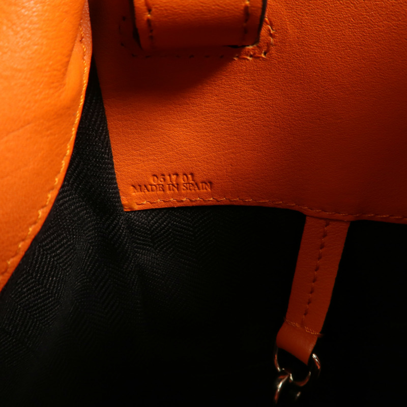 LOEWE 牛皮皮革Hammock Small銀扣手挽肩背兩用袋-6