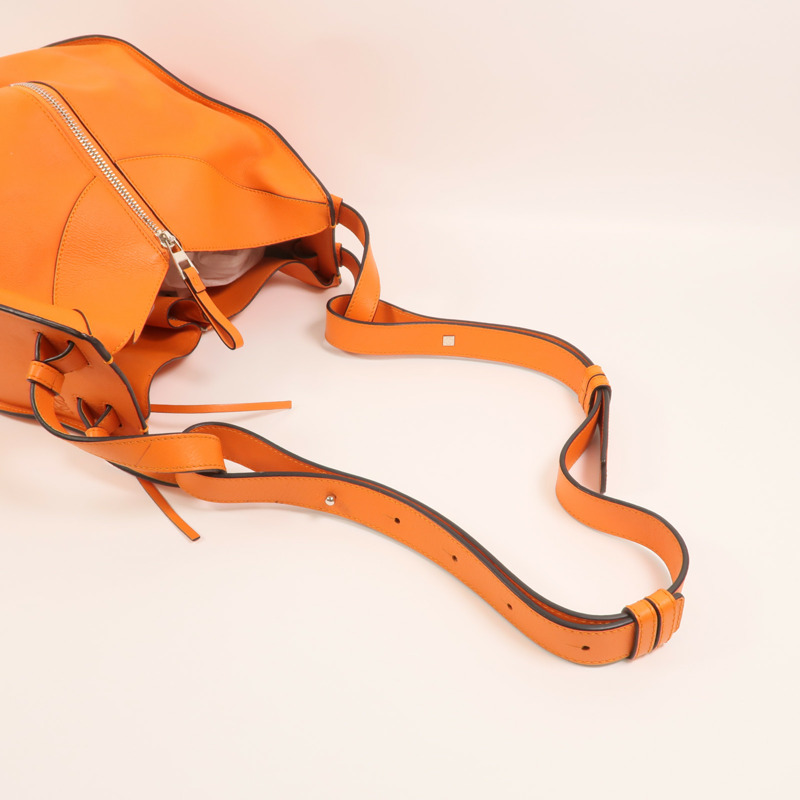 LOEWE 牛皮皮革Hammock Small銀扣手挽肩背兩用袋-7