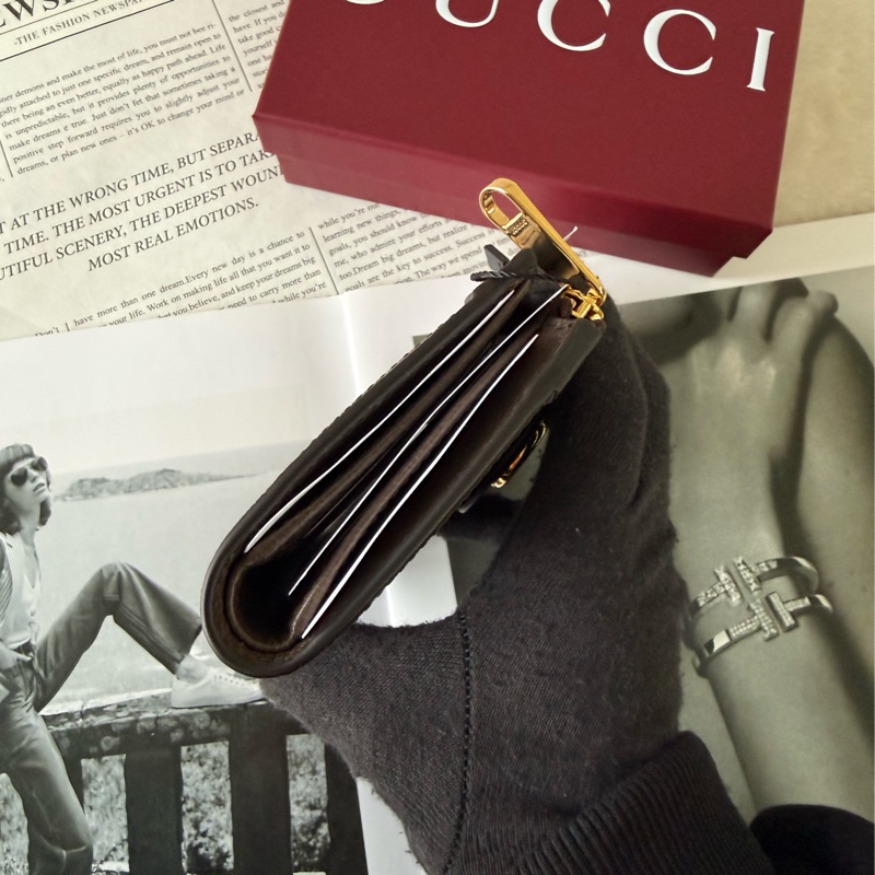 Ophidia 綠紅織帶釦式拉鍊中夾(米色/烏木色)-2