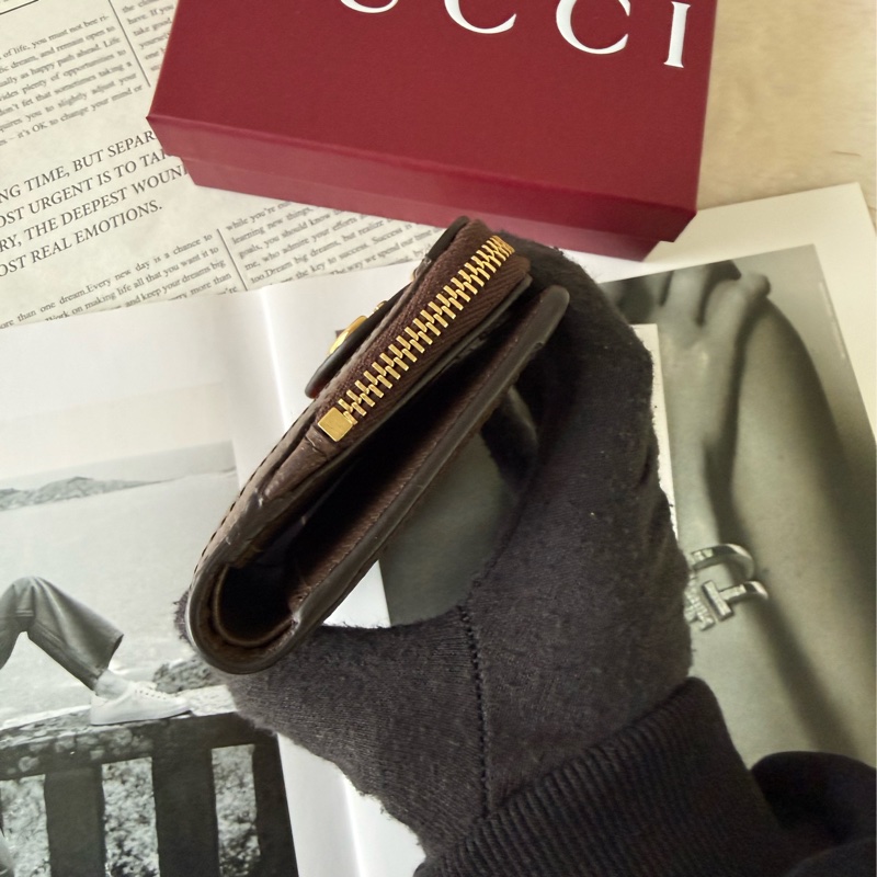 Ophidia 綠紅織帶釦式拉鍊中夾(米色/烏木色)-4