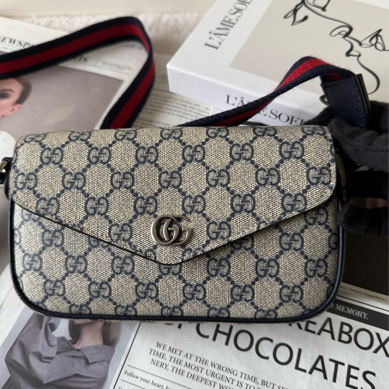 Ophidia 塗層帆布及藍紅織帶信封式迷你斜背包(米色/烏木色)-1