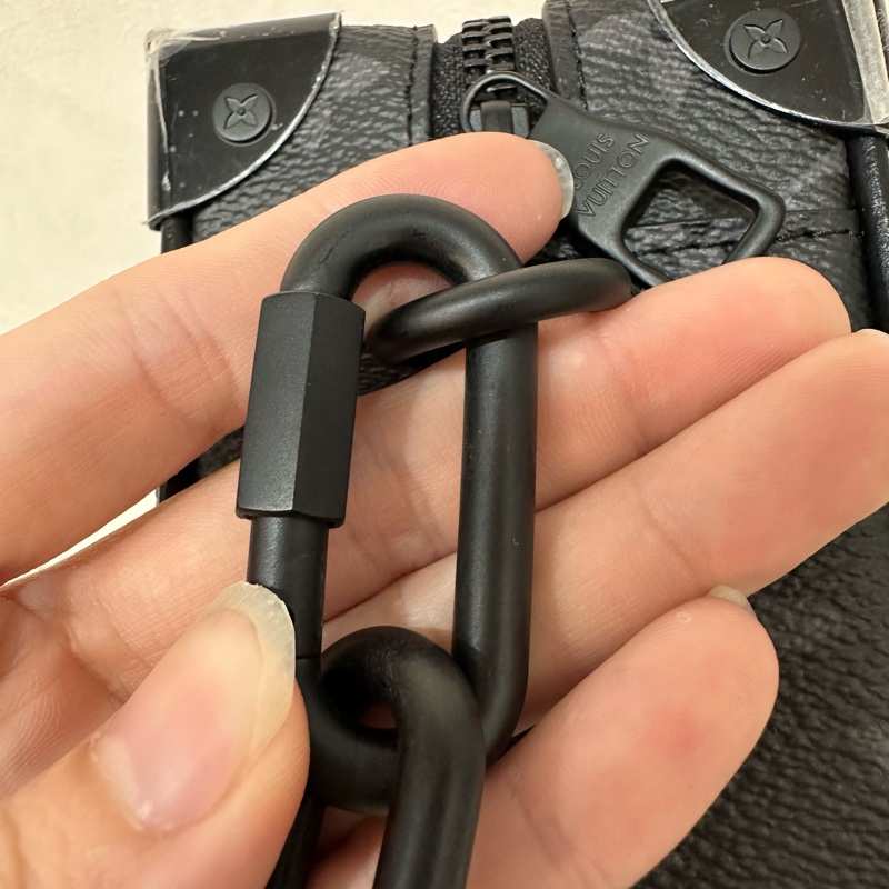 LV m44735 黑色老花黑釦mini soft trunk 軟盒子-7