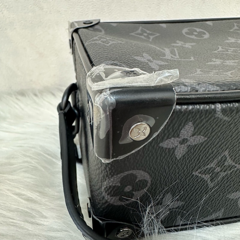 LV m44735 黑色老花黑釦mini soft trunk 軟盒子-16