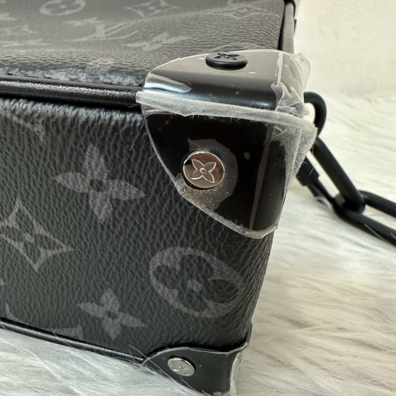 LV m44735 黑色老花黑釦mini soft trunk 軟盒子-20