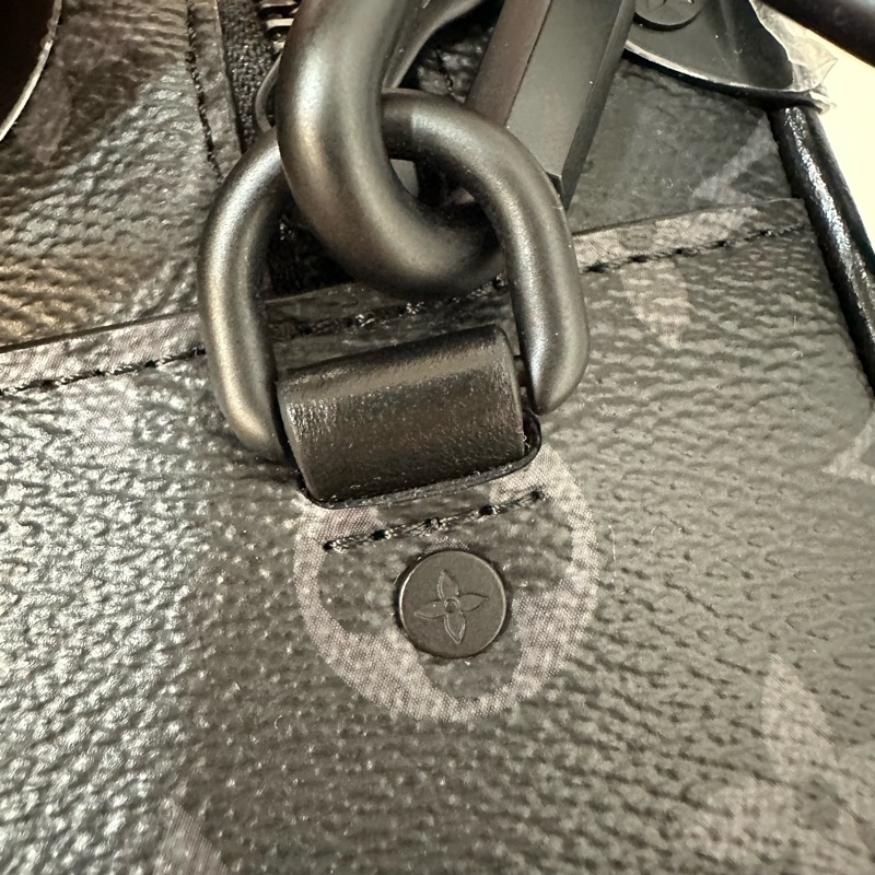 LV m44735 黑色老花黑釦mini soft trunk 軟盒子-21