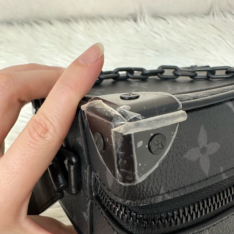 LV m44735 黑色老花黑釦mini soft trunk 軟盒子-28