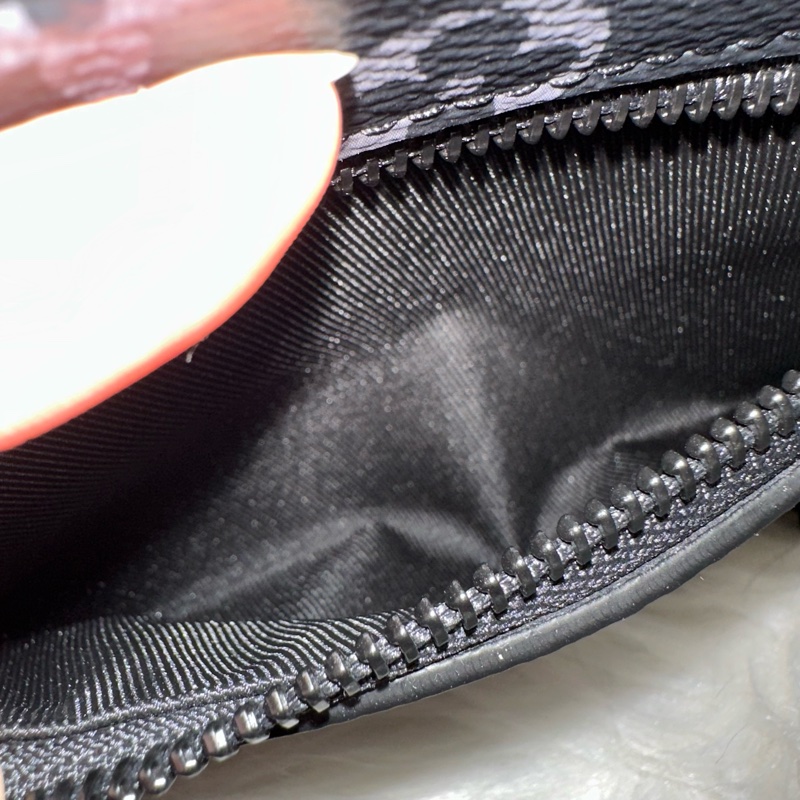 LV m44735 黑色老花黑釦mini soft trunk 軟盒子-36