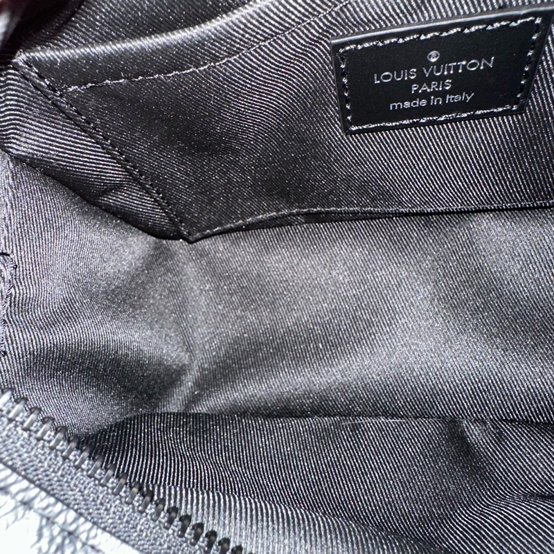 LV m44735 黑色老花黑釦mini soft trunk 軟盒子-38