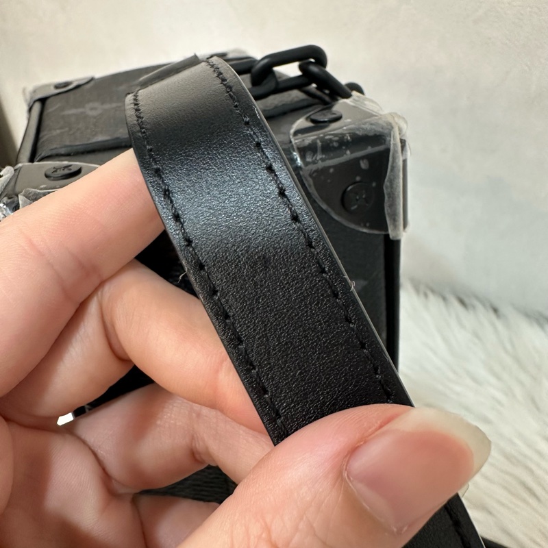 LV m44735 黑色老花黑釦mini soft trunk 軟盒子-41