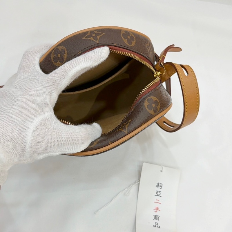 莉亞精品♡ LV 圓餅包 二手美包-11