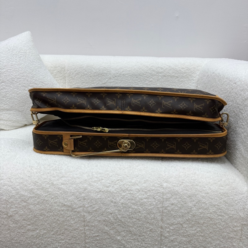 Louis Vuitton Monogram 帆布便攜式西裝袋-4