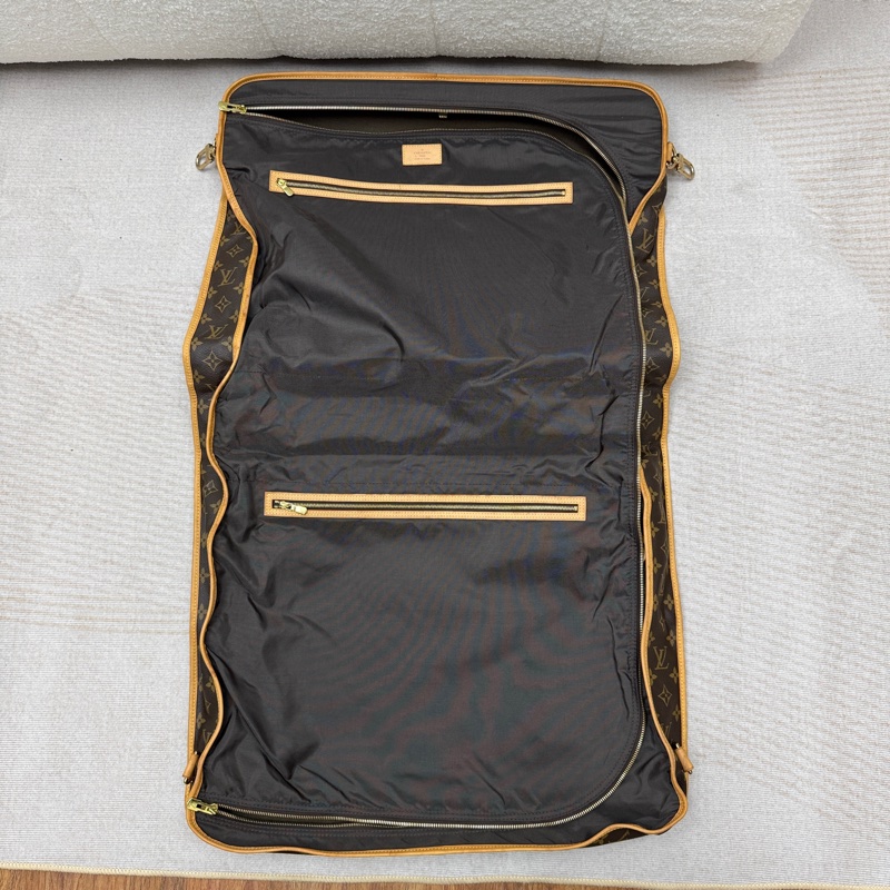 Louis Vuitton Monogram 帆布便攜式西裝袋-13