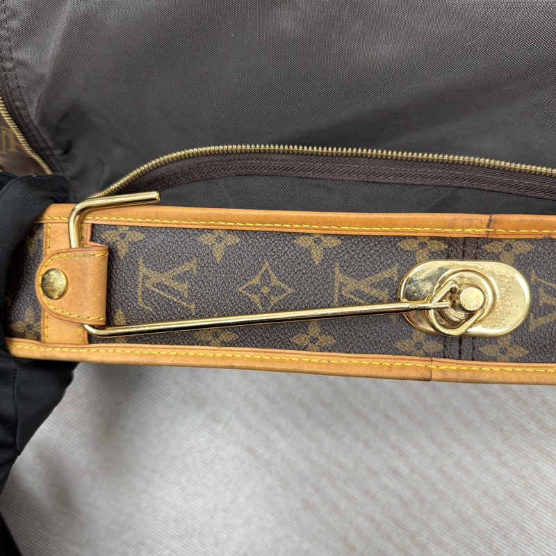 Louis Vuitton Monogram 帆布便攜式西裝袋-15